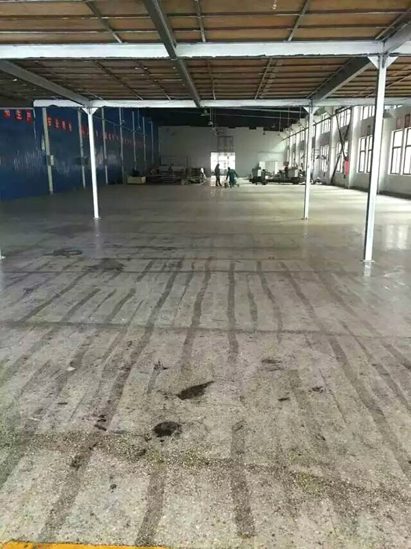 吳江標(biāo)識公司平涂型環(huán)氧地坪進場施工